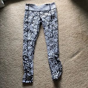 Size 6 Lulu speed leggings